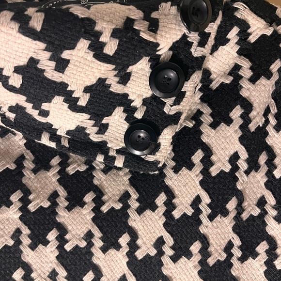 Last Kiss Black and White Houndstooth Jacket - Picture 4 of 6